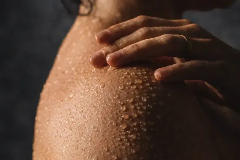 Warm candlelit suite - Top One Spa Dubai